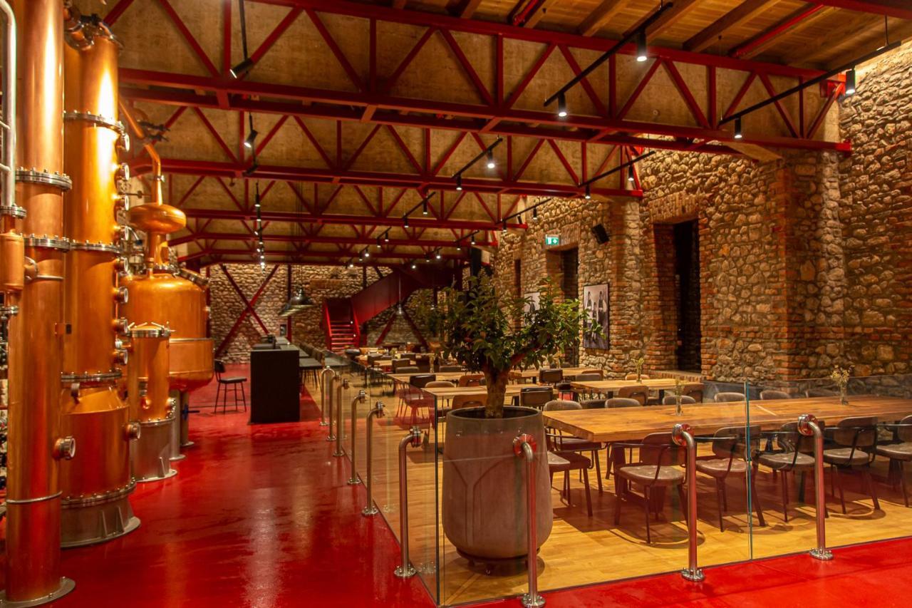 Melesin Distillery Leskovik Экстерьер фото